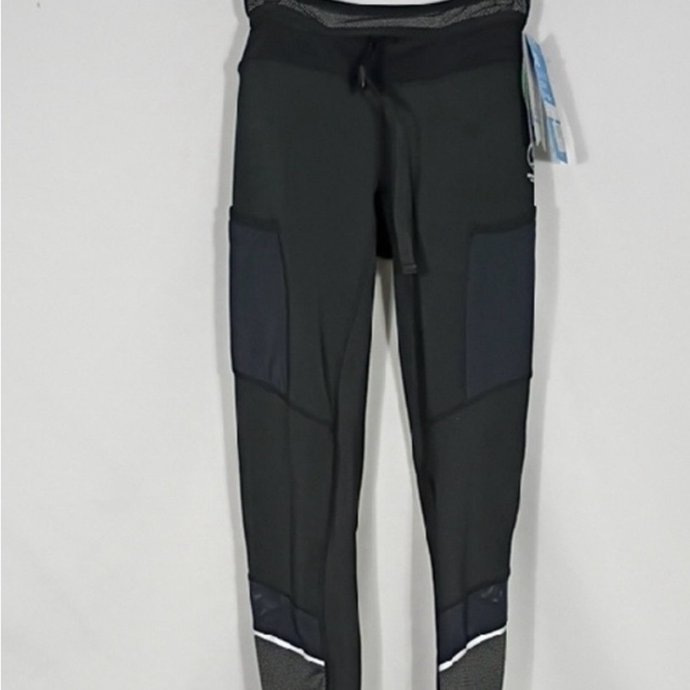 Women’s Black Performance Leggings with Pockets